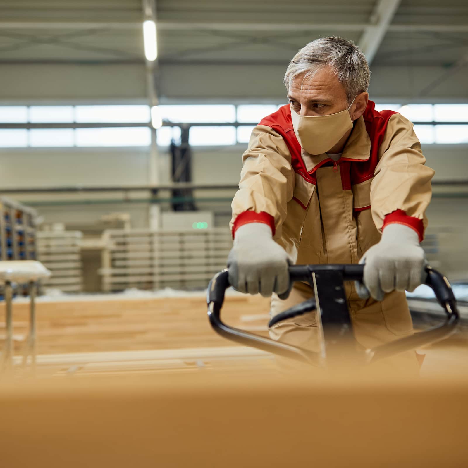 Por qué elegir mobiliario fabricado en España: calidad, garantía y compromiso real